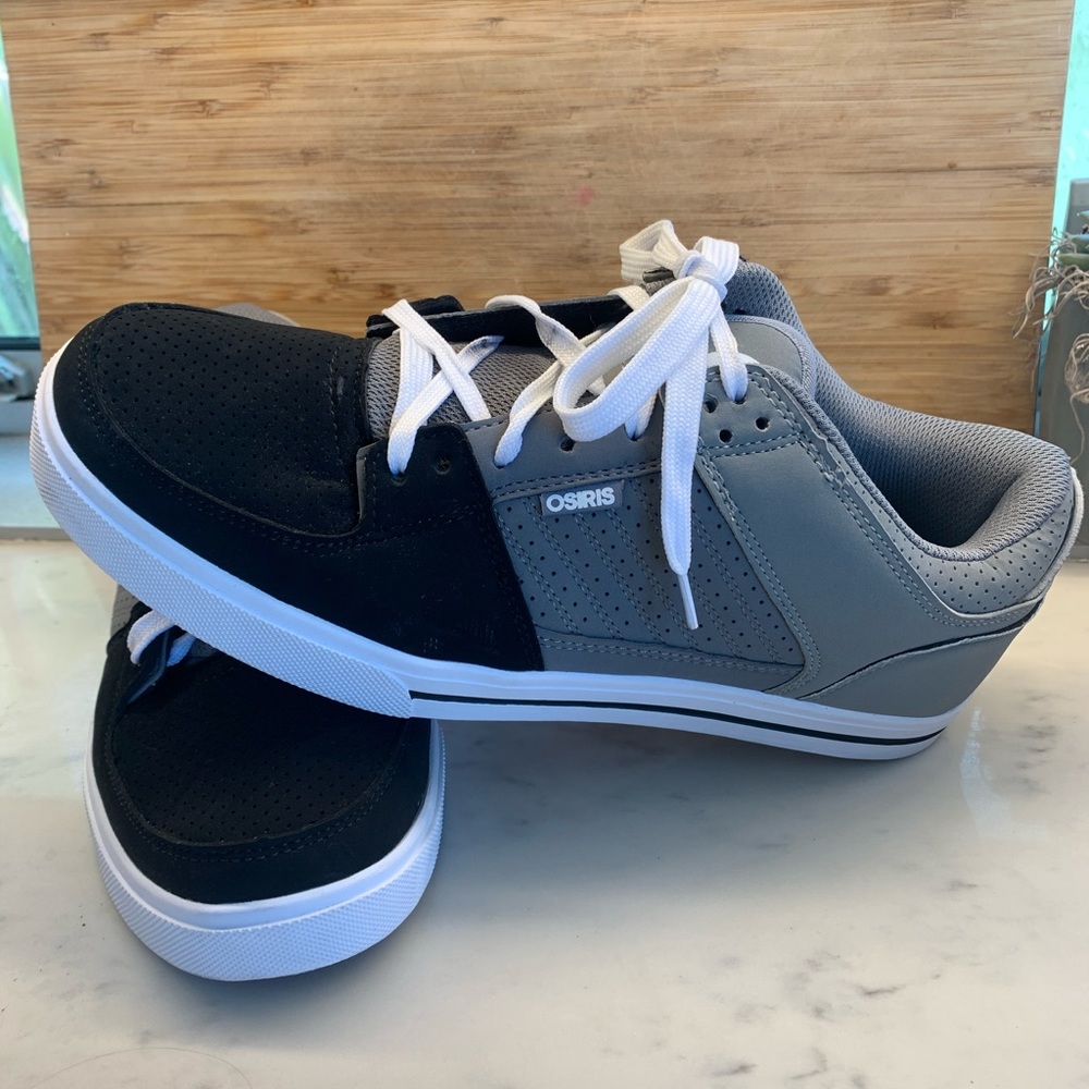 OSIRIS Black, White, and Grey Sneakers 9.5
